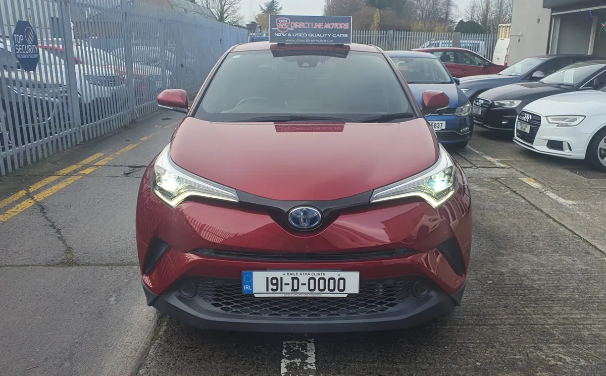2019 Toyota CH-R S LED Auto - Image 3