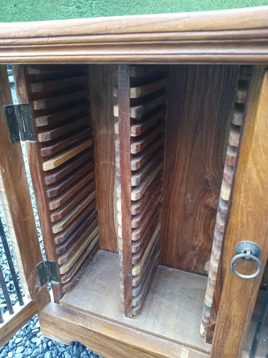 Storage unit - Image 2