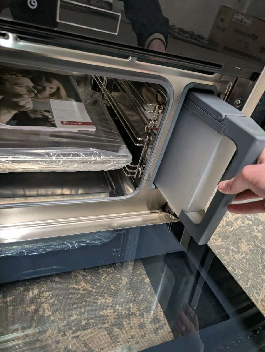 Neff integrated steam oven C17DR02NOB - Image 3