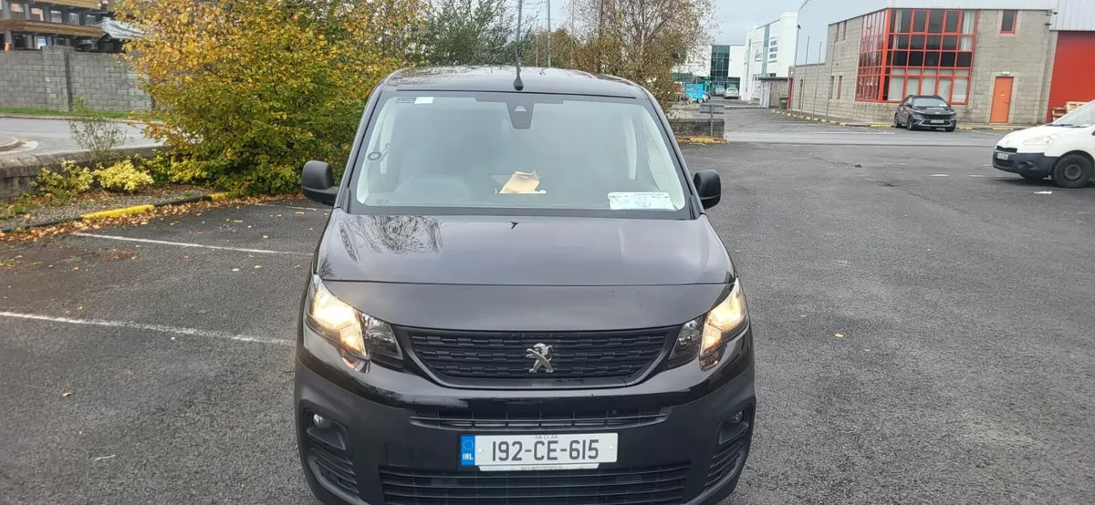 2019 Peugeot Partner Pro Plus LWB High Spec - Image 1