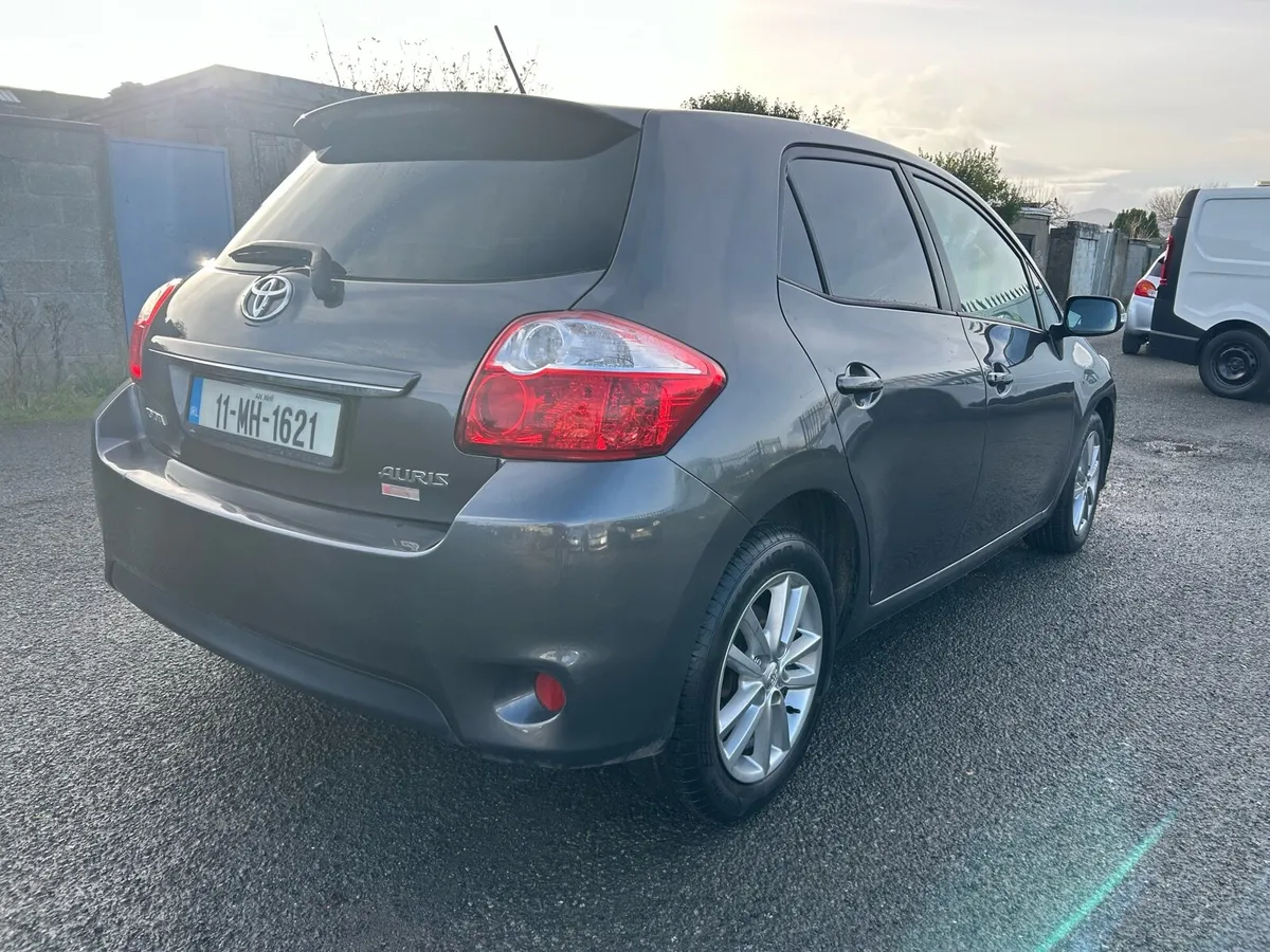 2011 Toyota auris sport - Image 4