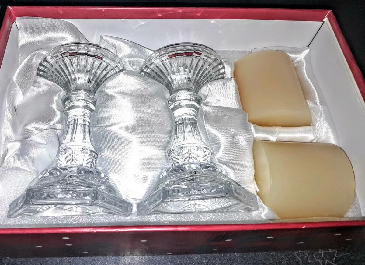 Pair of Carraig Donn candleholders brand new - Image 1