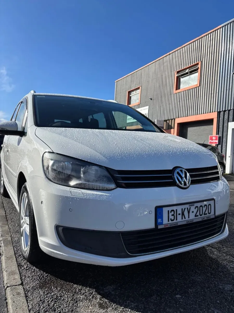 2013 Volkswagen Touran 1.6 TDI TRENDLINE 7 Seater - Image 4