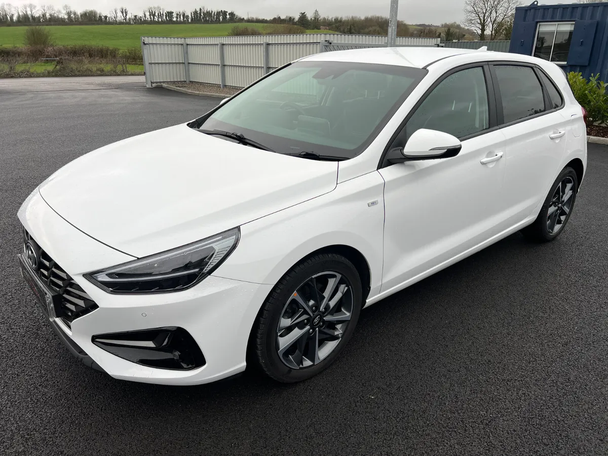 2023 (232) Hyundai I30 Premium 1.0 T-GDI MHEV-Auto - Image 4