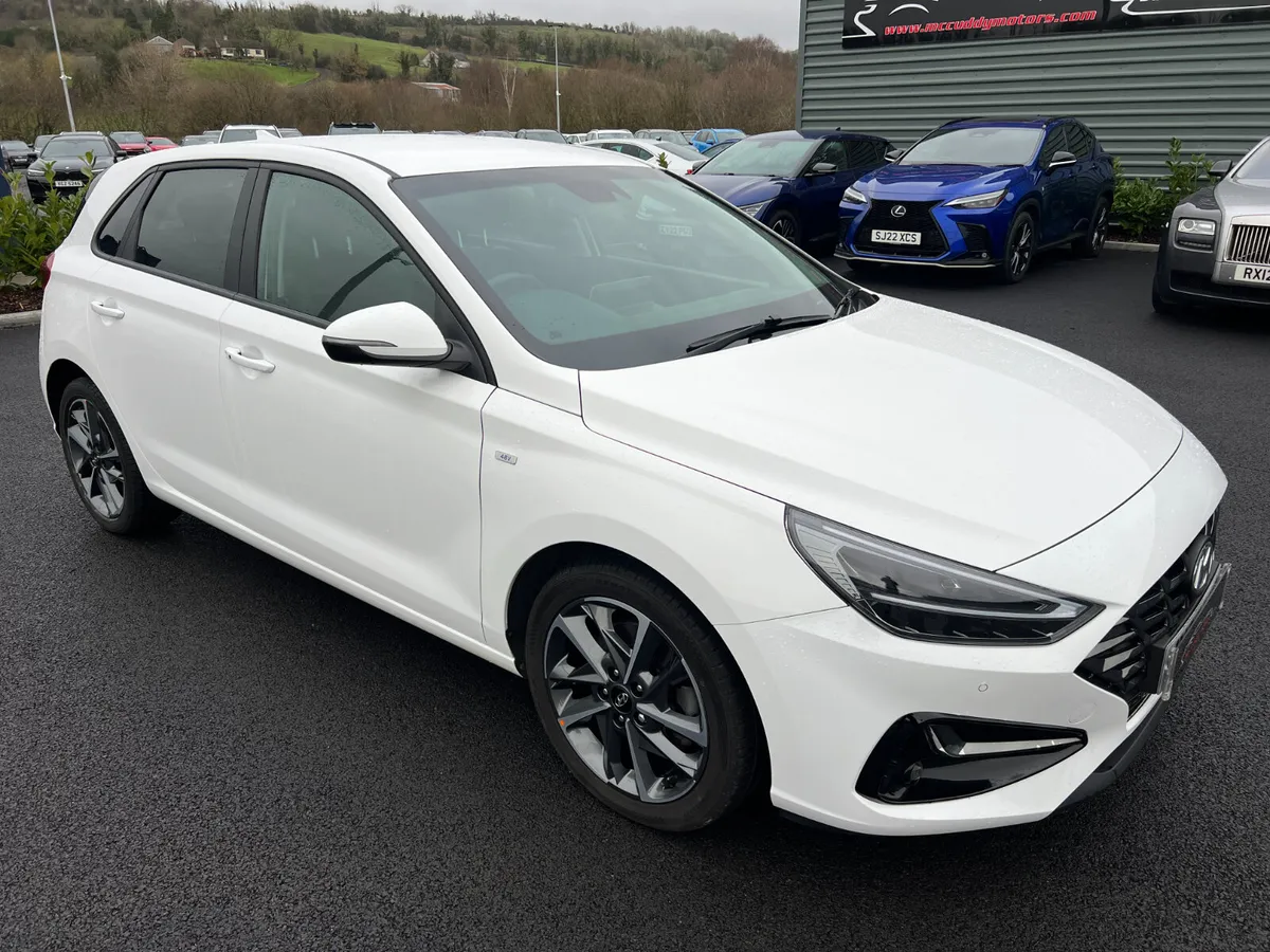 2023 (232) Hyundai I30 Premium 1.0 T-GDI MHEV-Auto - Image 2