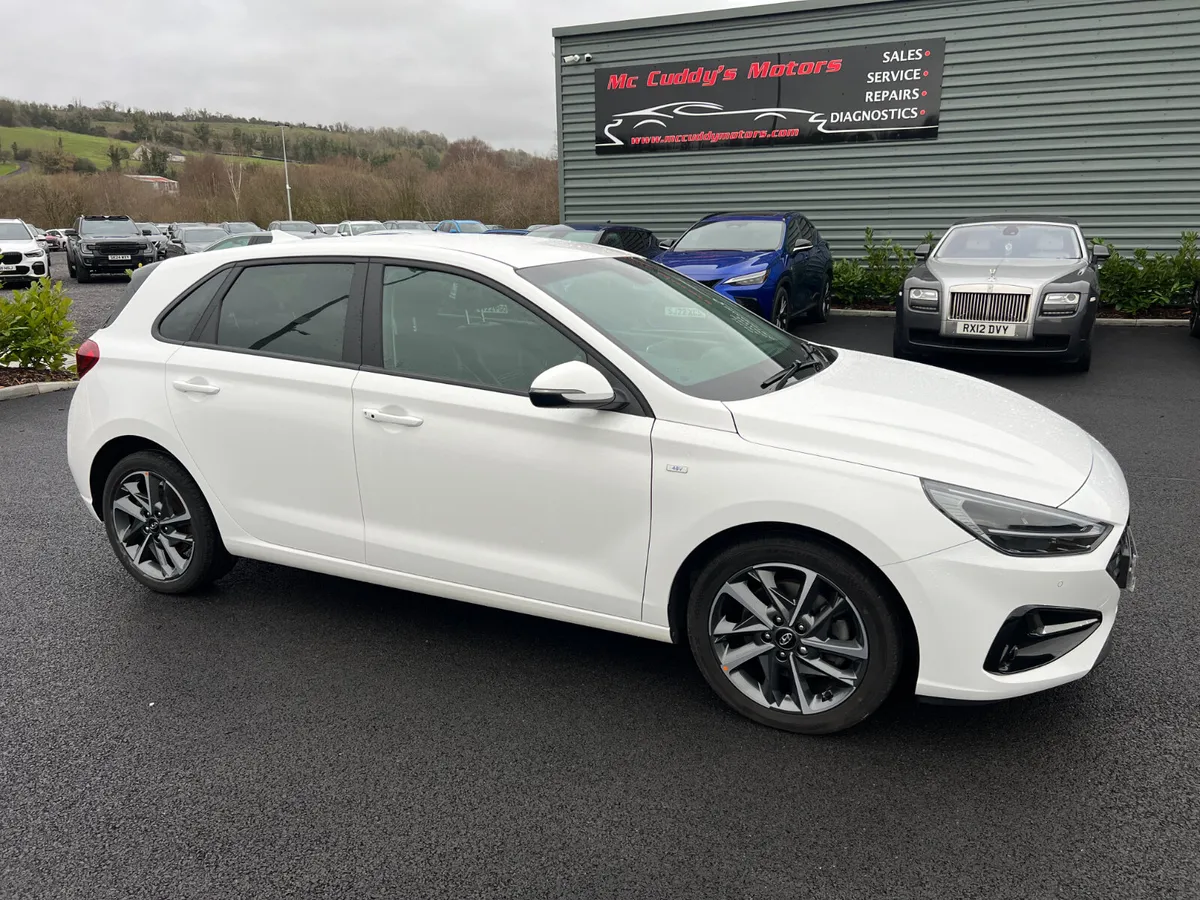 2023 (232) Hyundai I30 Premium 1.0 T-GDI MHEV-Auto - Image 1