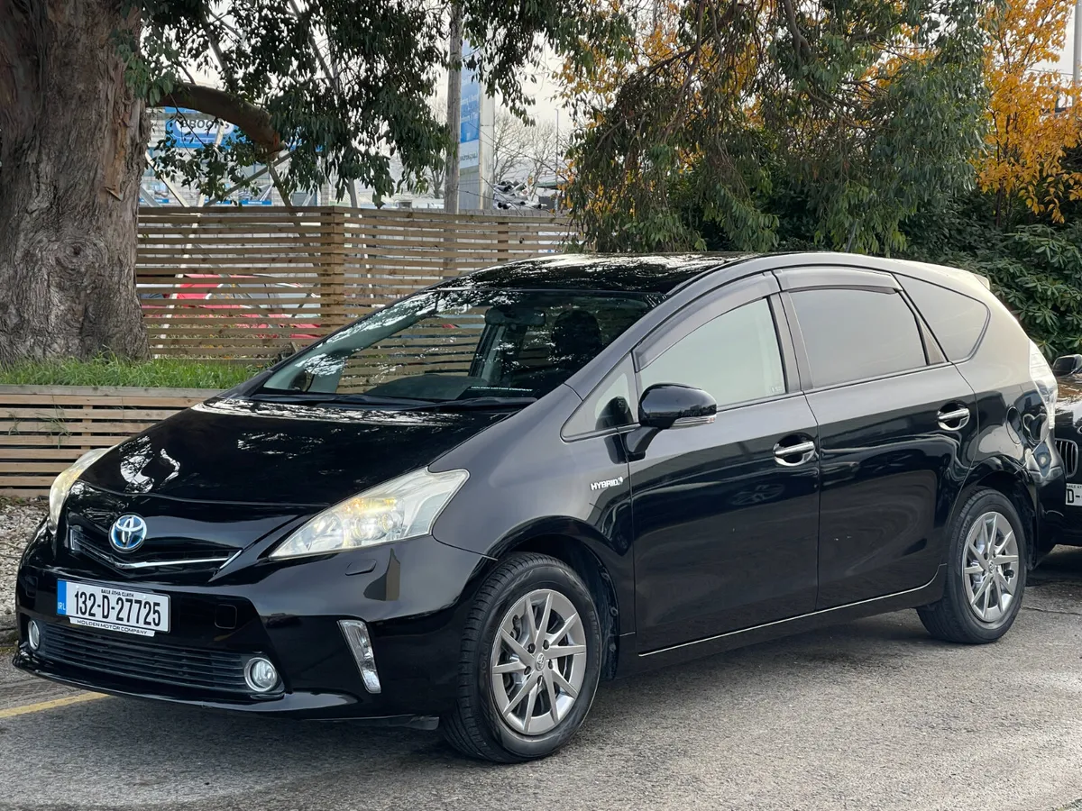 2013 Toyota Prius CX 7 Seater..Hybrid..2 keys - Image 2