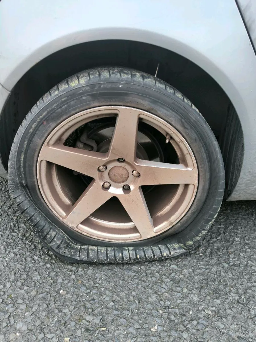Insignia - Punctured Tyre - NO OFFERS - Image 4