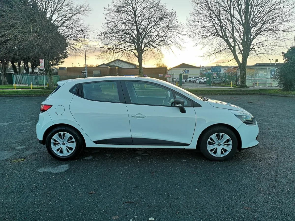 Renault Clio 2017 - Image 1