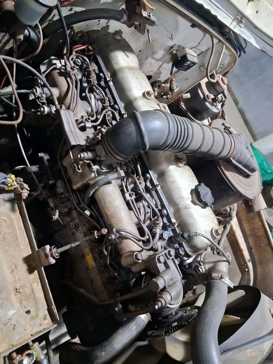 1984 Toyota landcruiser hj47 6 cylinder 2h diesel - Image 1