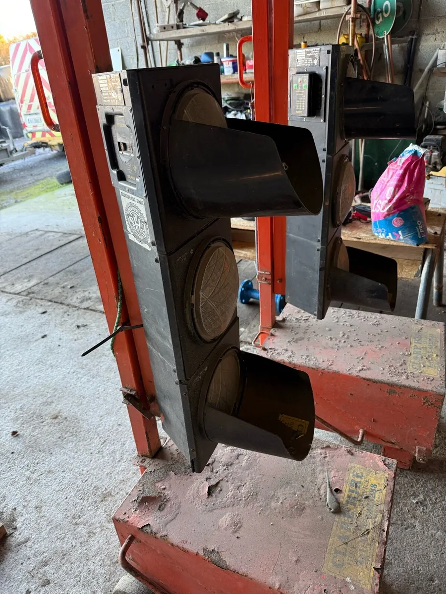 Traffic lights - Image 4