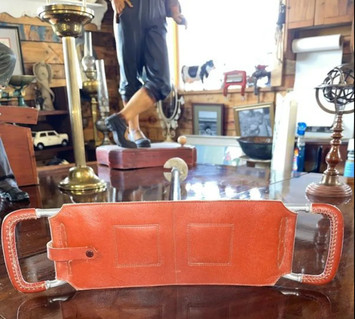 Vintage leather shooting stick - Image 3