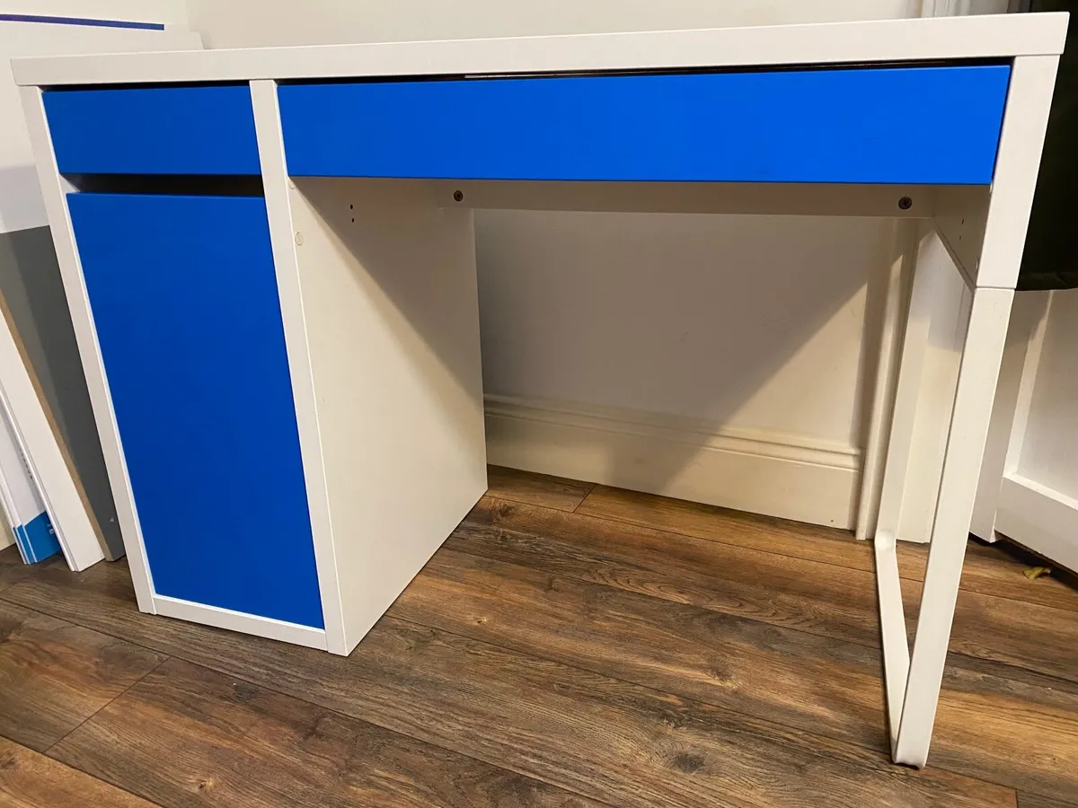 Kids desk - Image 1
