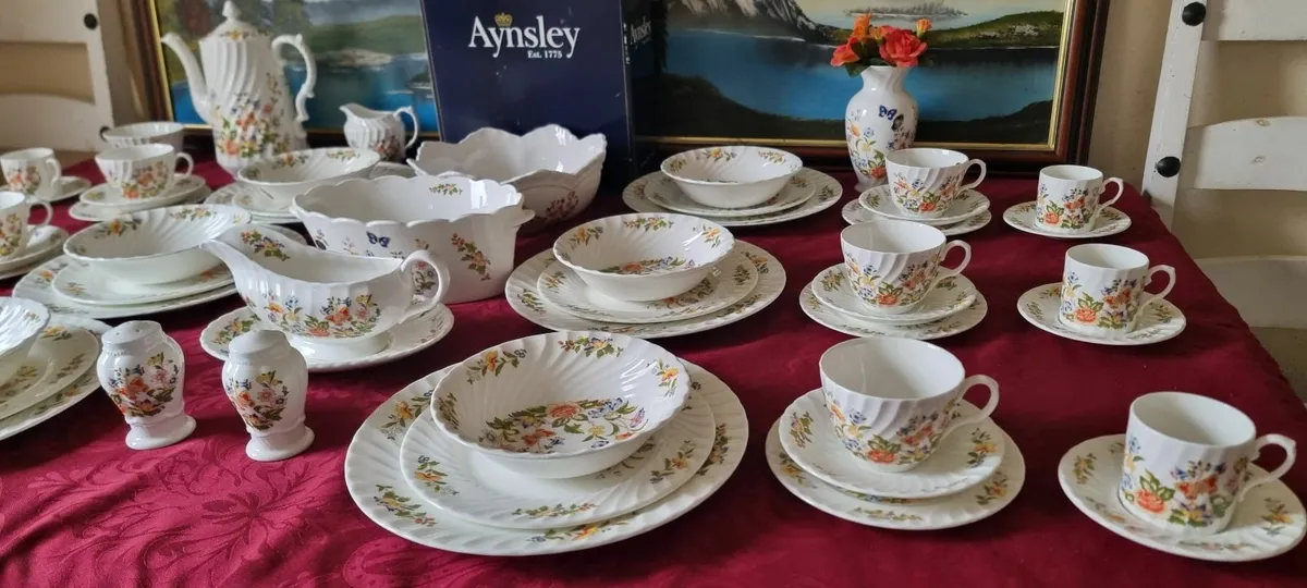 58Pc.Aynsley Cottage Garden Dinner, Coffee &TeaSet - Image 2