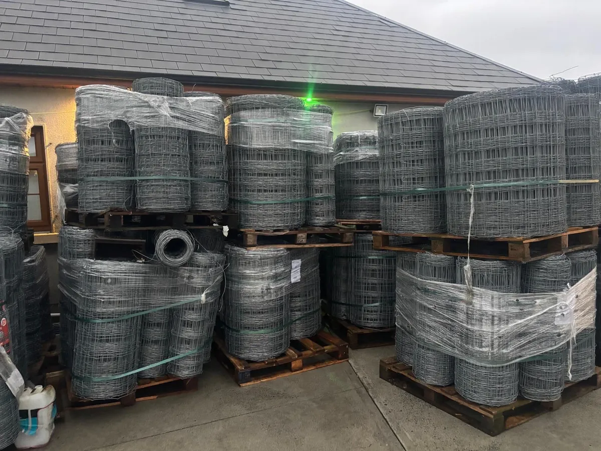 Sheep hurdles/sheep wire - Image 1