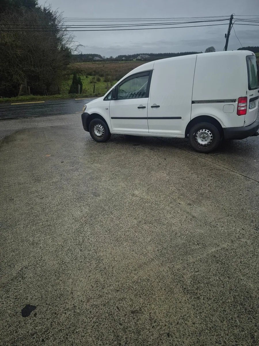Volkswagen Caddy 2012 - Image 2
