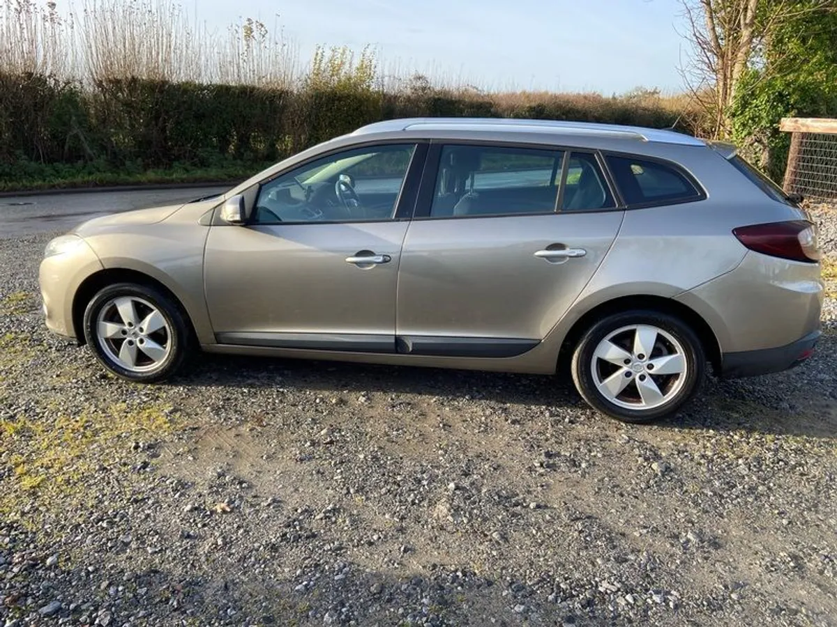 2010 Renault Megane 1.5DCI Estate TomTom - Image 2