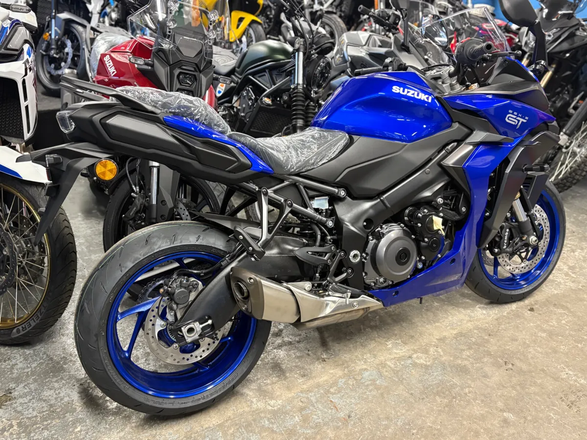 2025 SUZUKI GSX-S GT1000 - Image 3