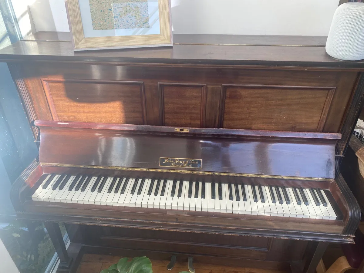 FREE Piano - Image 1