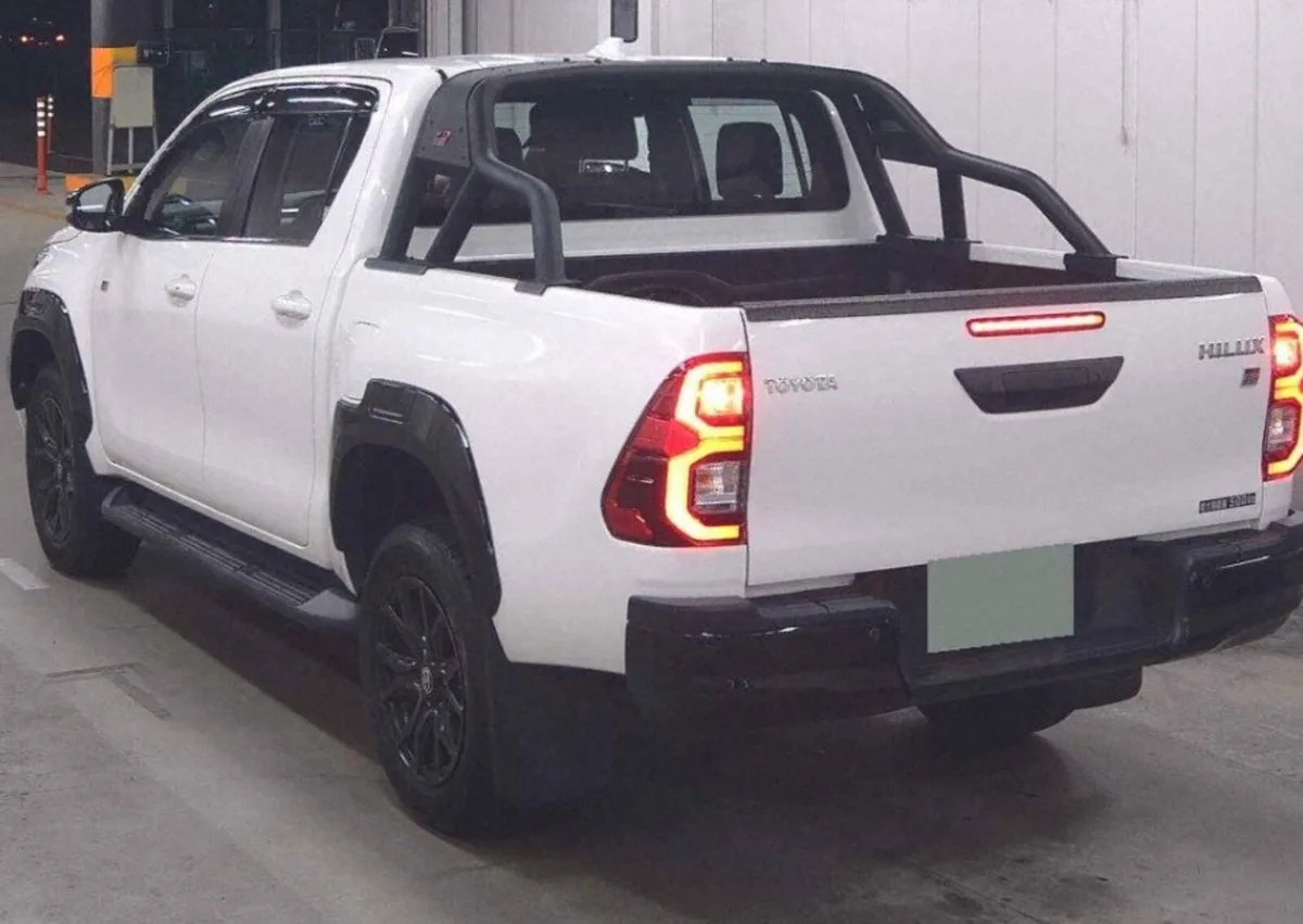 2022 Toyota Hilux Auto GR 2.4 Diesel - Image 2
