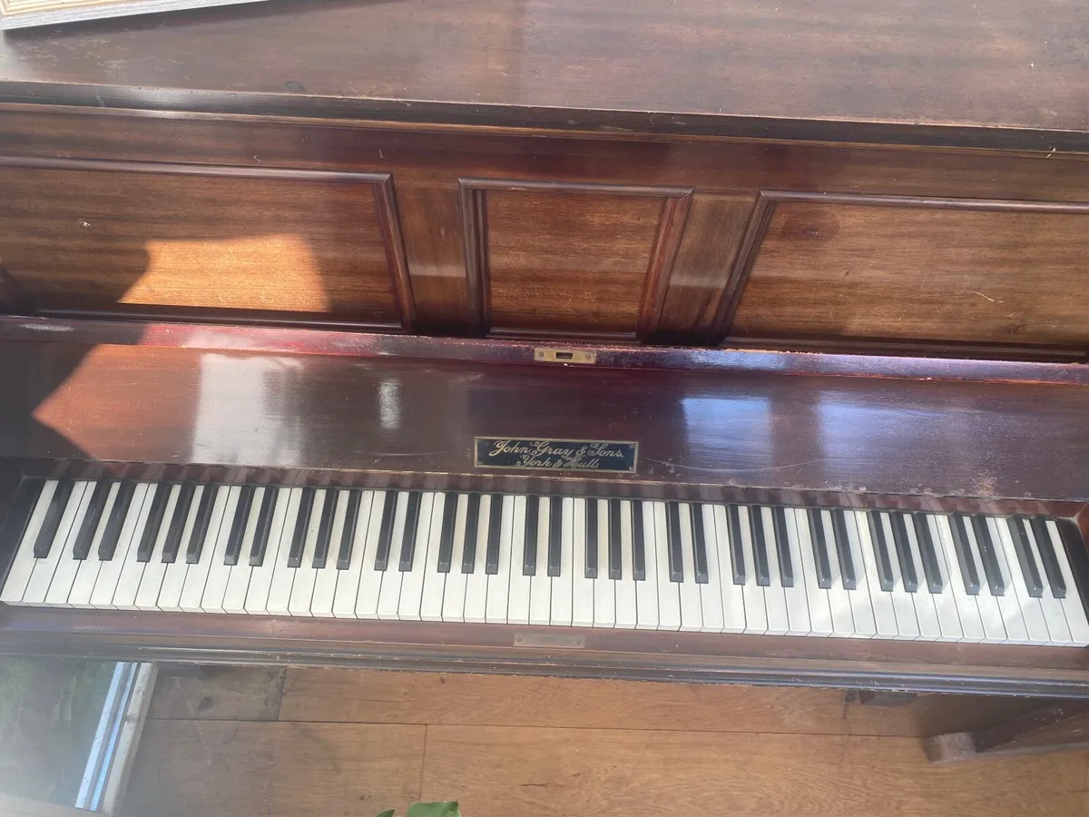 FREE Piano - Image 2