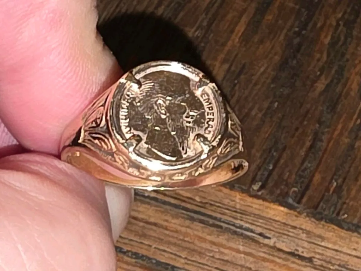 VINTAGE SOVEREIGN, 9CT THICK Gold Unisex Ring ! - Image 3