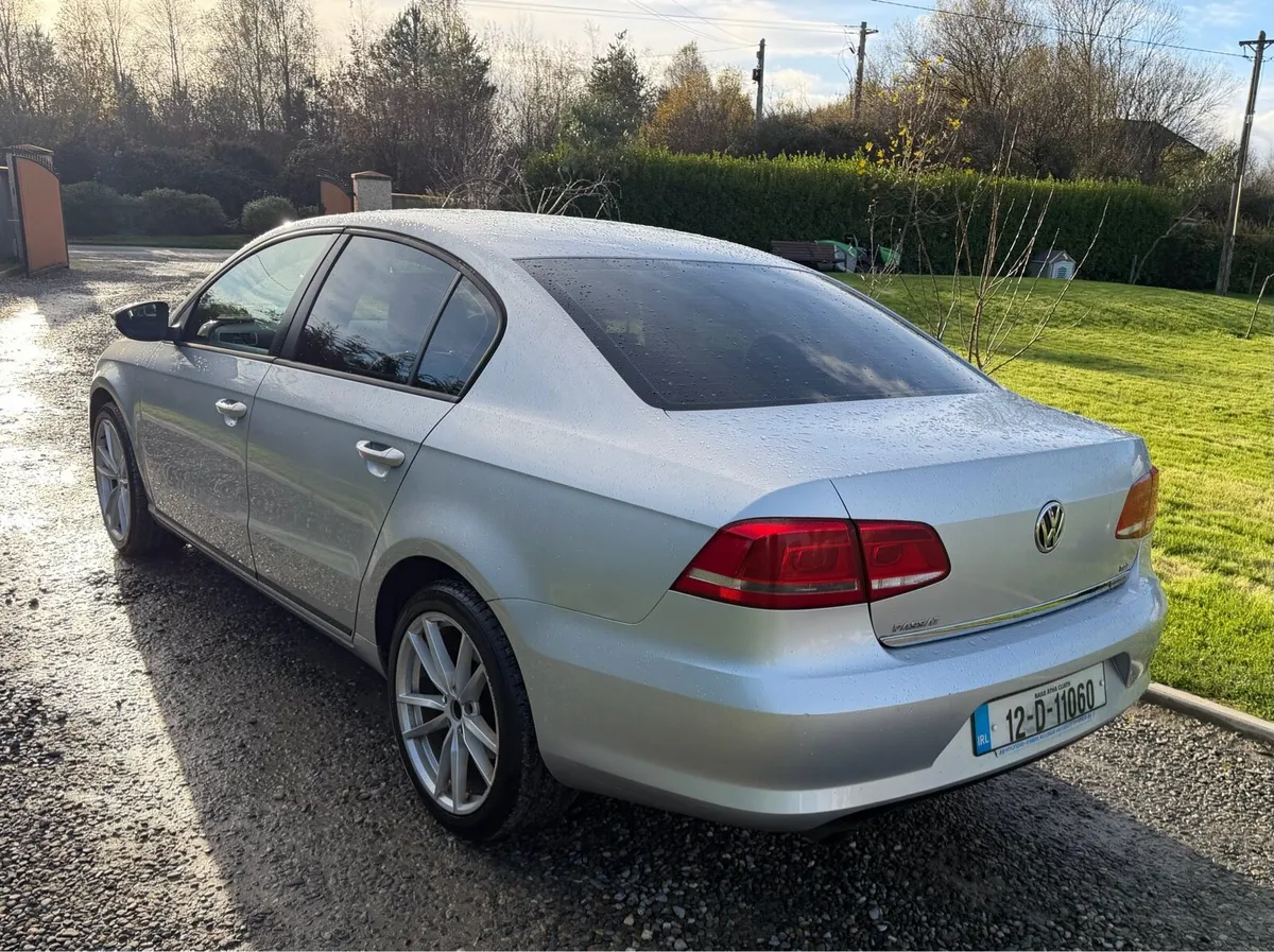 Volkswagen Passat - Image 4