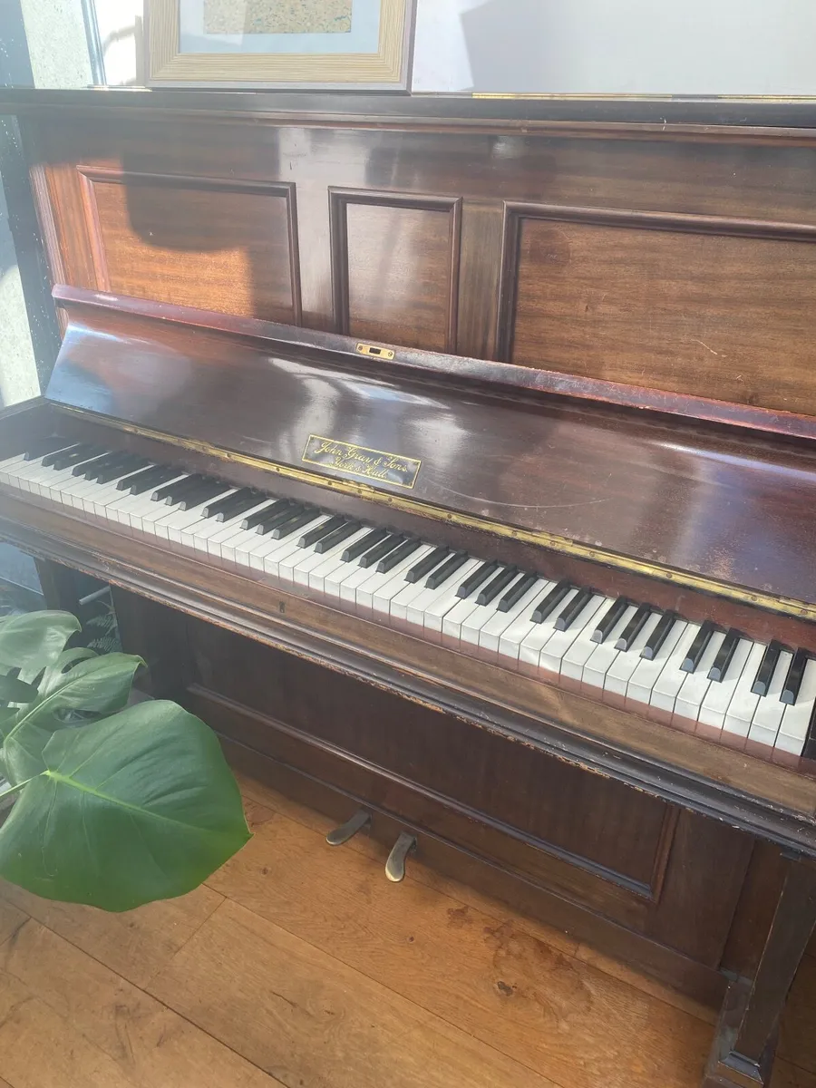 FREE Piano - Image 3