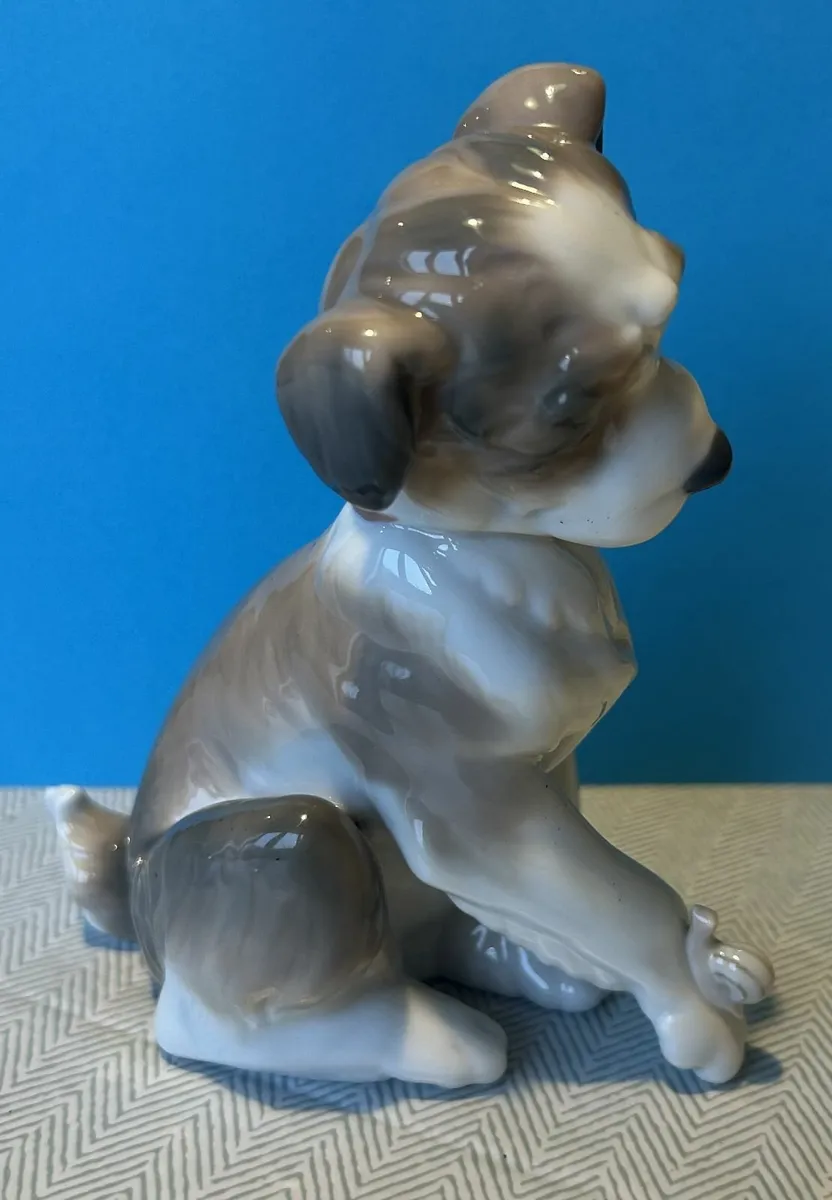 Collectable Lladro Small Dog Figurine - Image 1