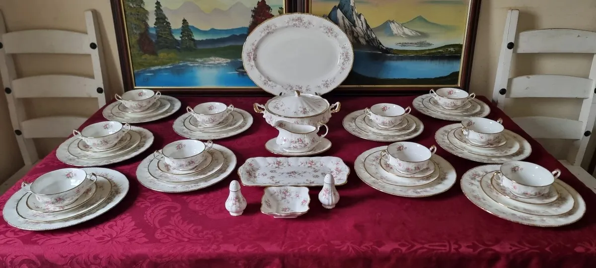 87Royal Albert/ParagonVictorianaRose Dinner&TeaSet - Image 3