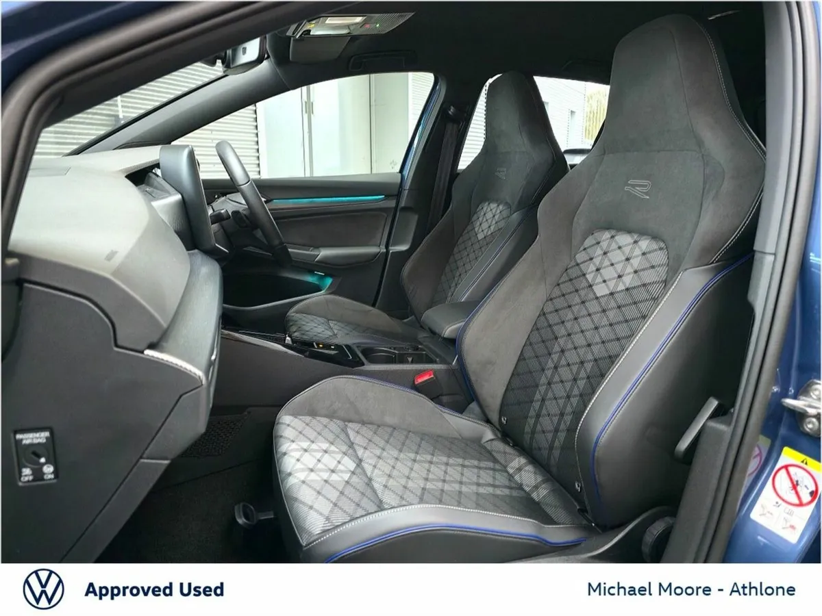 Volkswagen Golf GOLF R-LINE 1.5 TSI MHEV 150BHP - Image 4