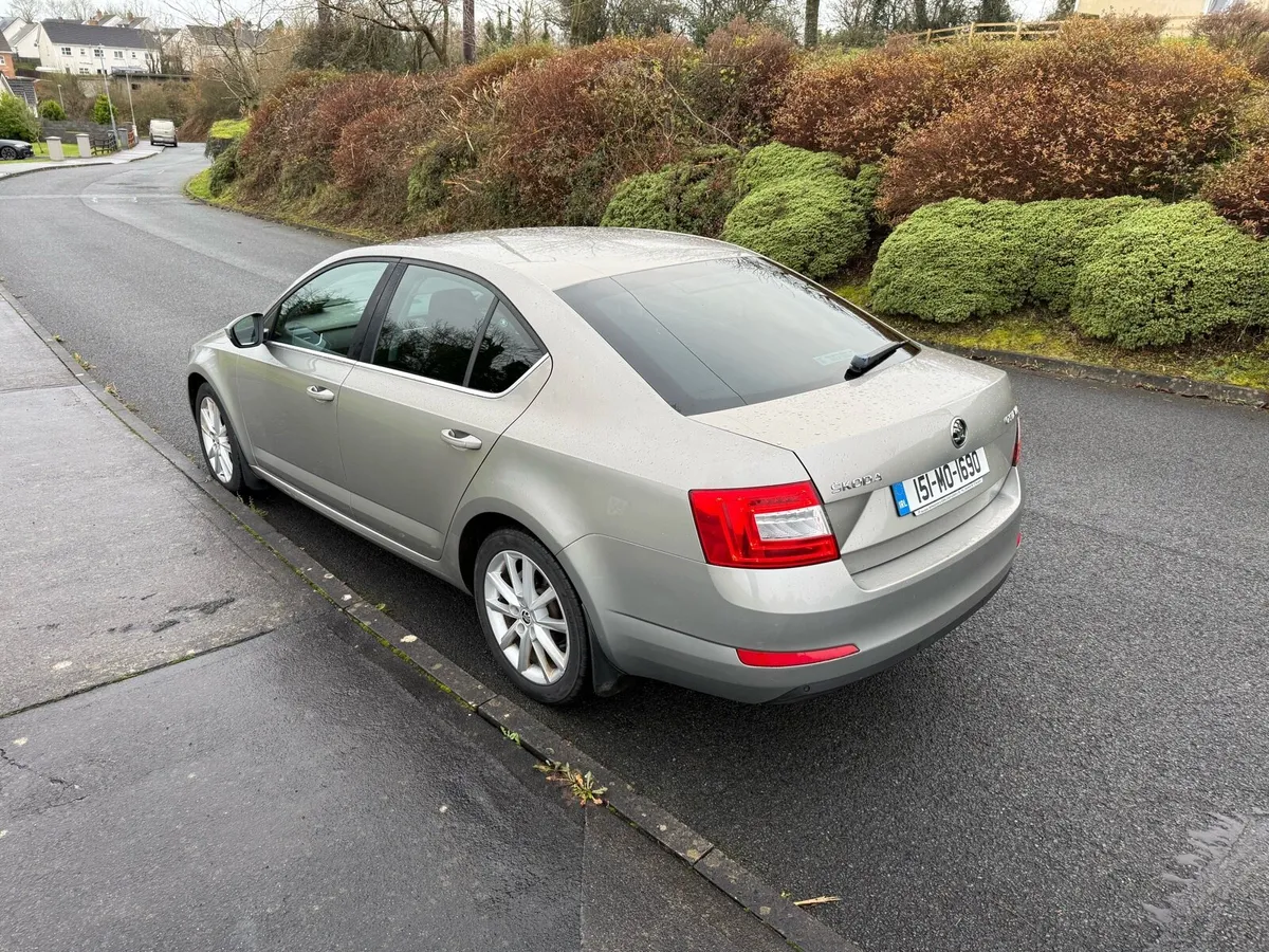 151 Skoda Octavia Elegance 1.6tdi / full history - Image 4