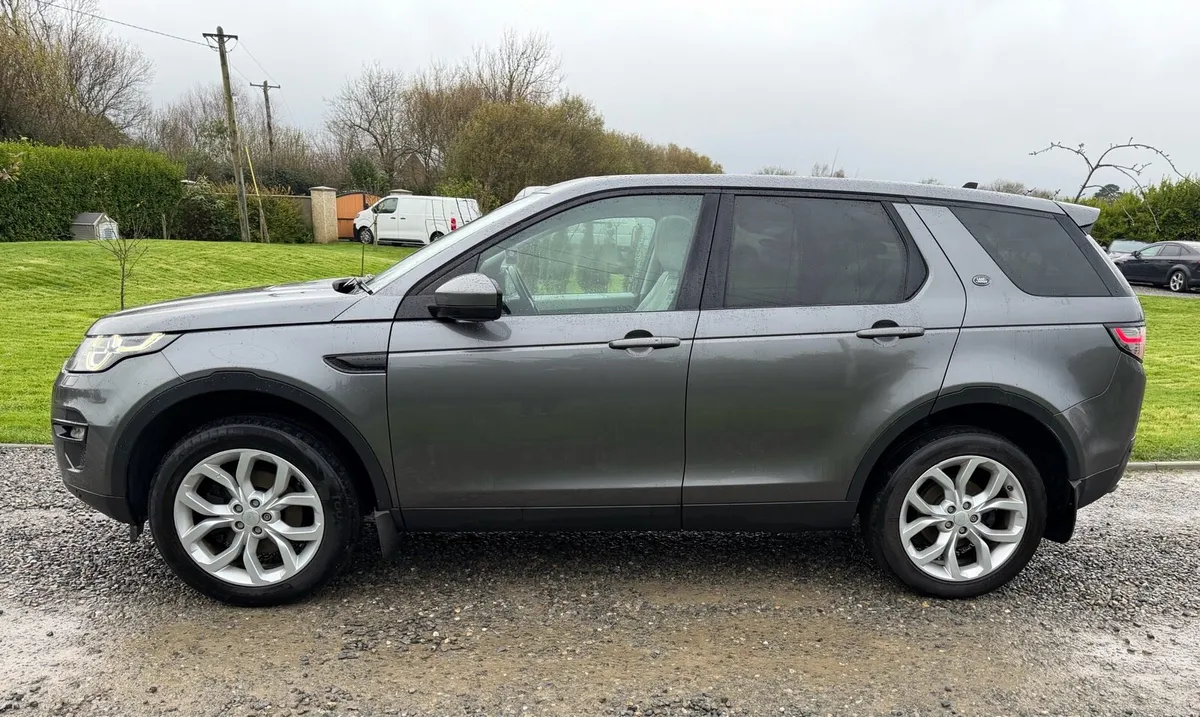 Land Rover Discovery Sport - Image 3