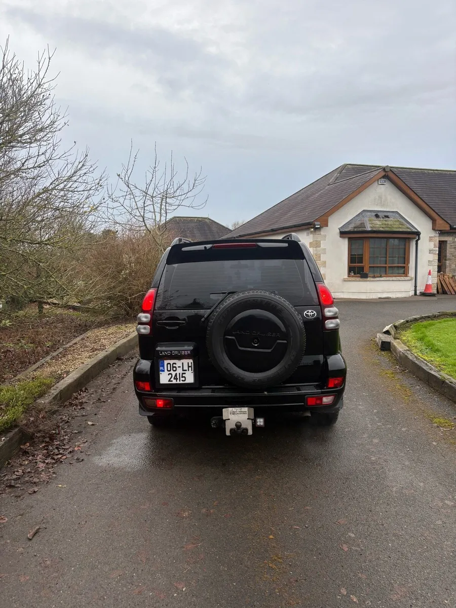 Toyota Landcruiser - Image 4