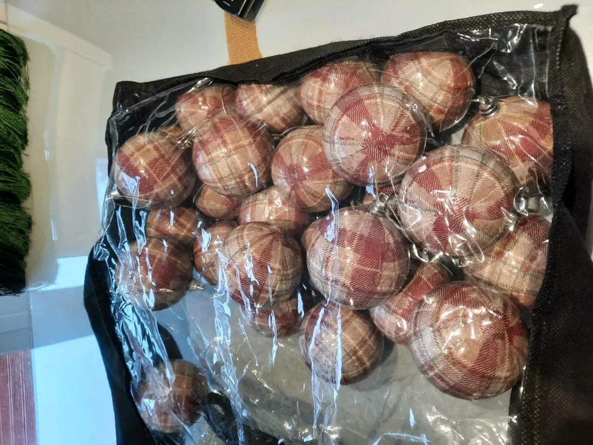 26 Christmas baubles - Image 2