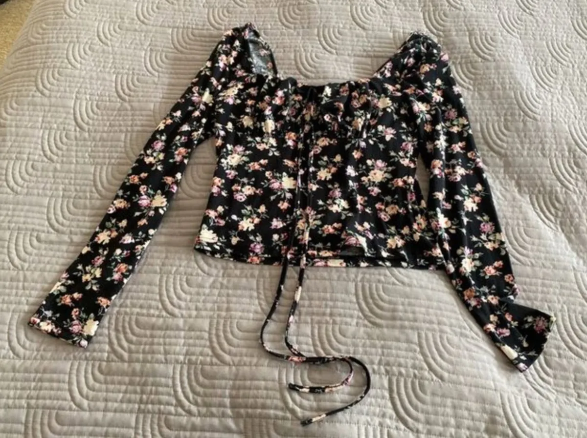 Shein top - Size S - Image 2