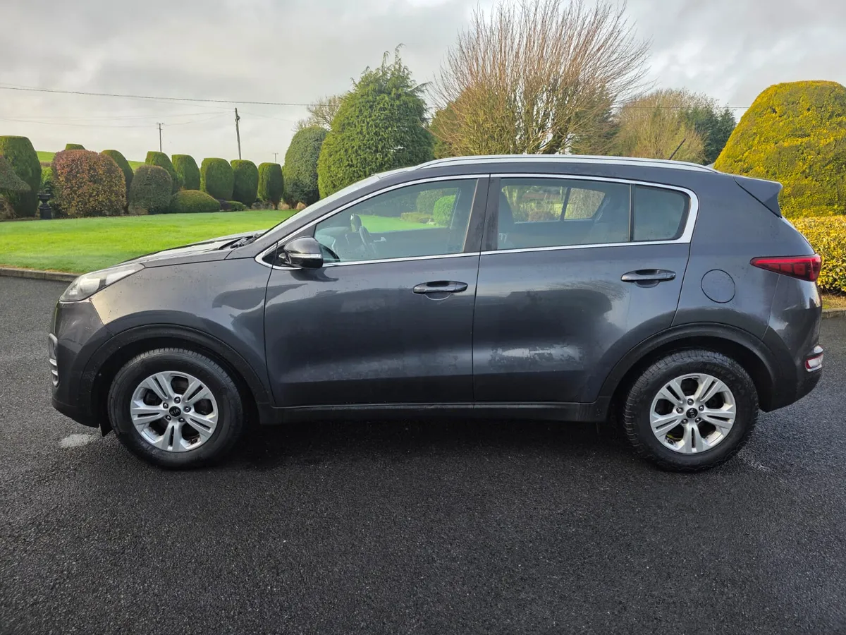 KIA SPORTAGE PLATIUM, DIESEL..LOW MILES, AUTOMATIC - Image 2
