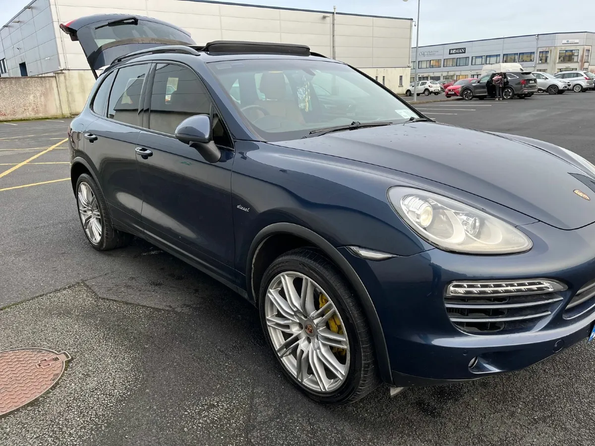 LOW Miles Porsche Cayenne 2013 N1 Crewcab - Image 1