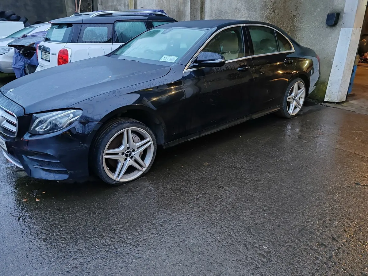 18 Mercedes E200 AMG LINE - Image 1