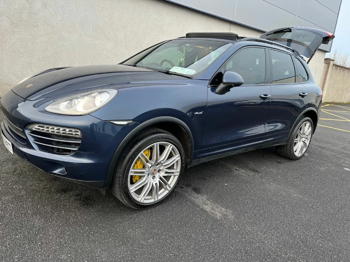 LOW Miles Porsche Cayenne 2013 N1 Crewcab - Image 4