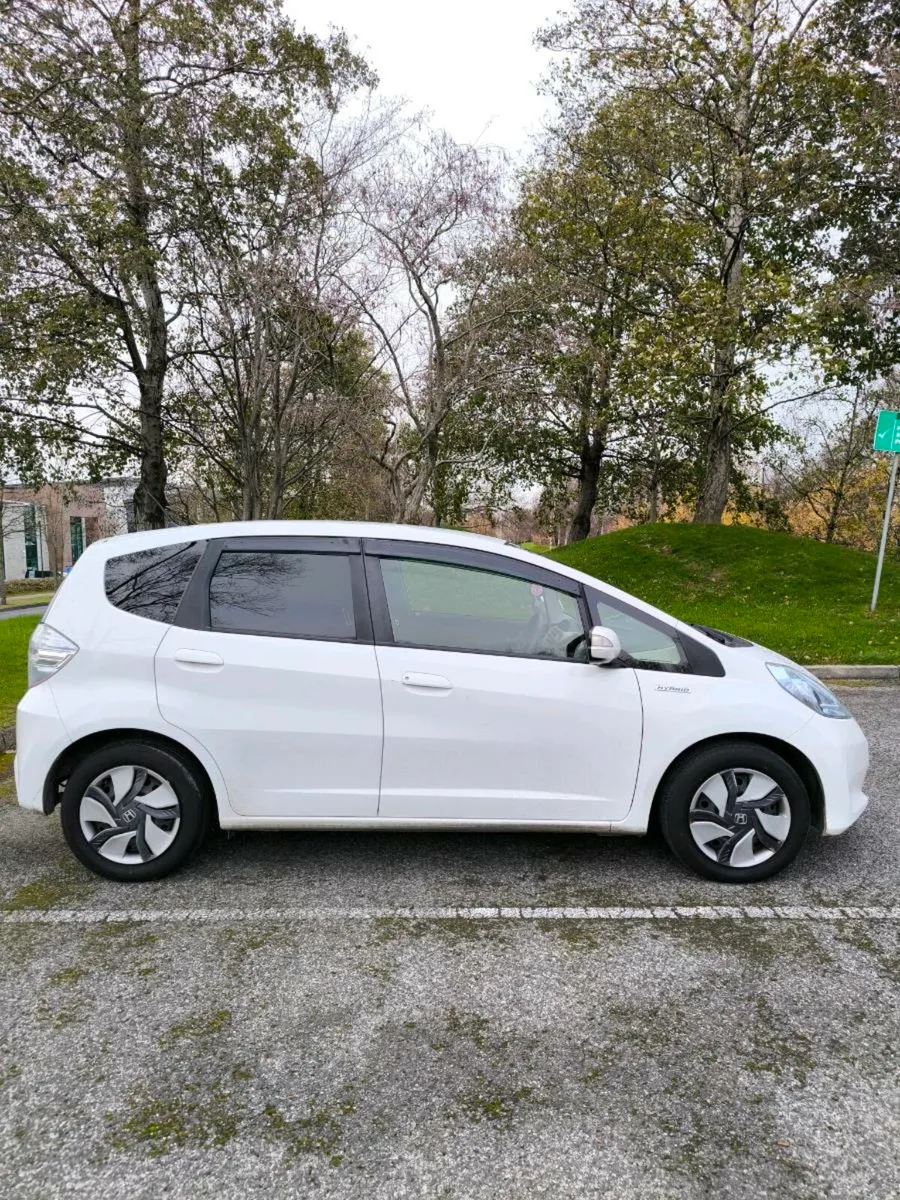 Auto Honda Fit Low miles 64k miles - Image 2