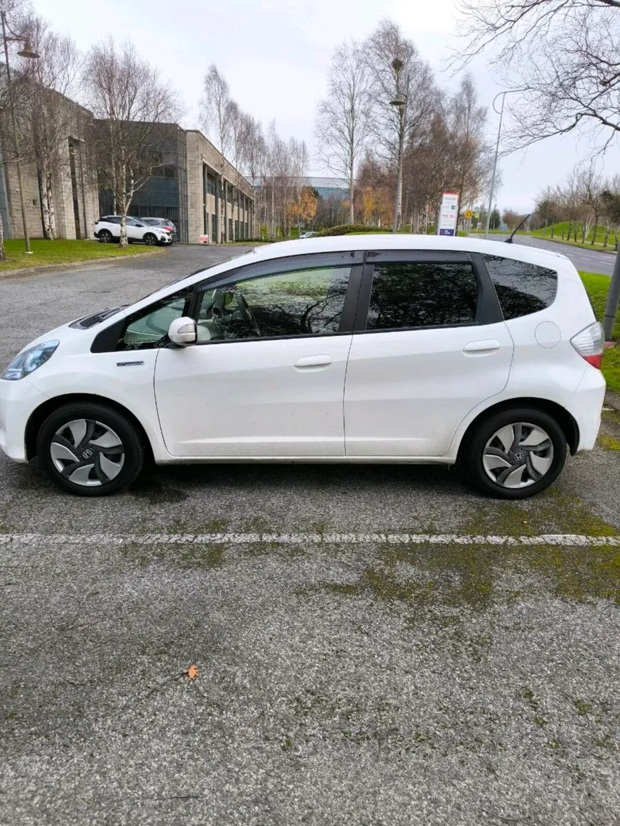 Auto Honda Fit Low miles 64k miles - Image 4