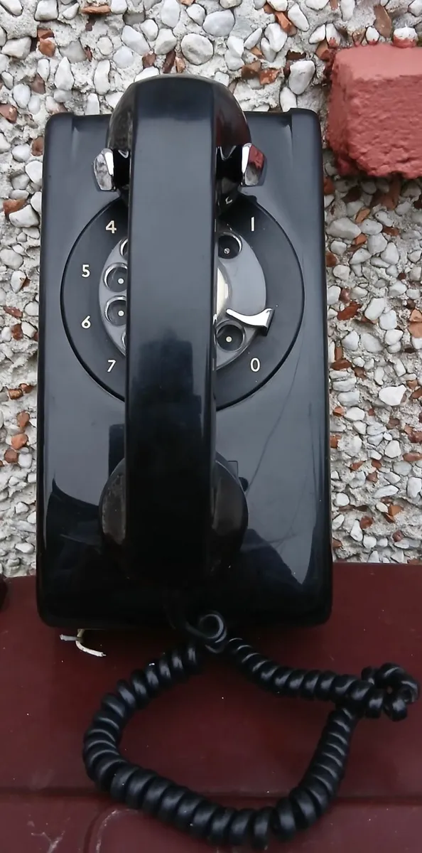 Vintage telephone - Image 2