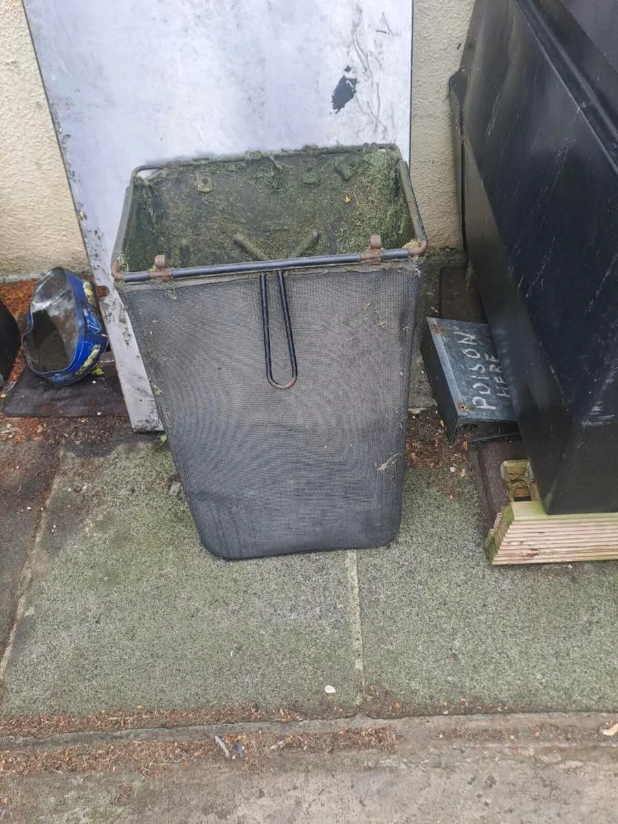 Harry   lawnmower grass bag