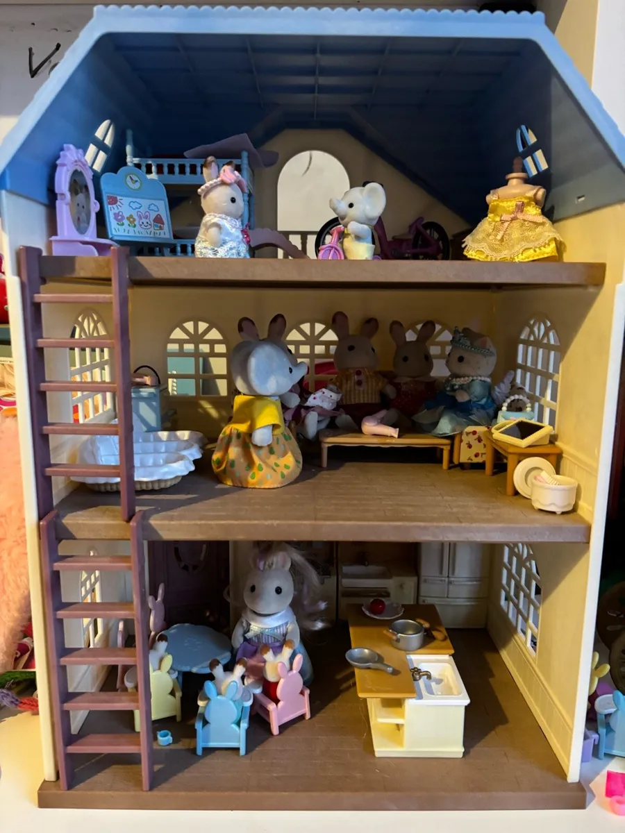 Sylvanian Family Set - Image 1