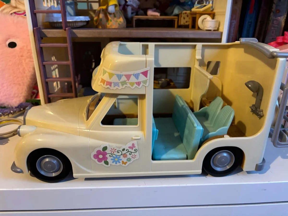 Sylvanian Family Set - Image 2