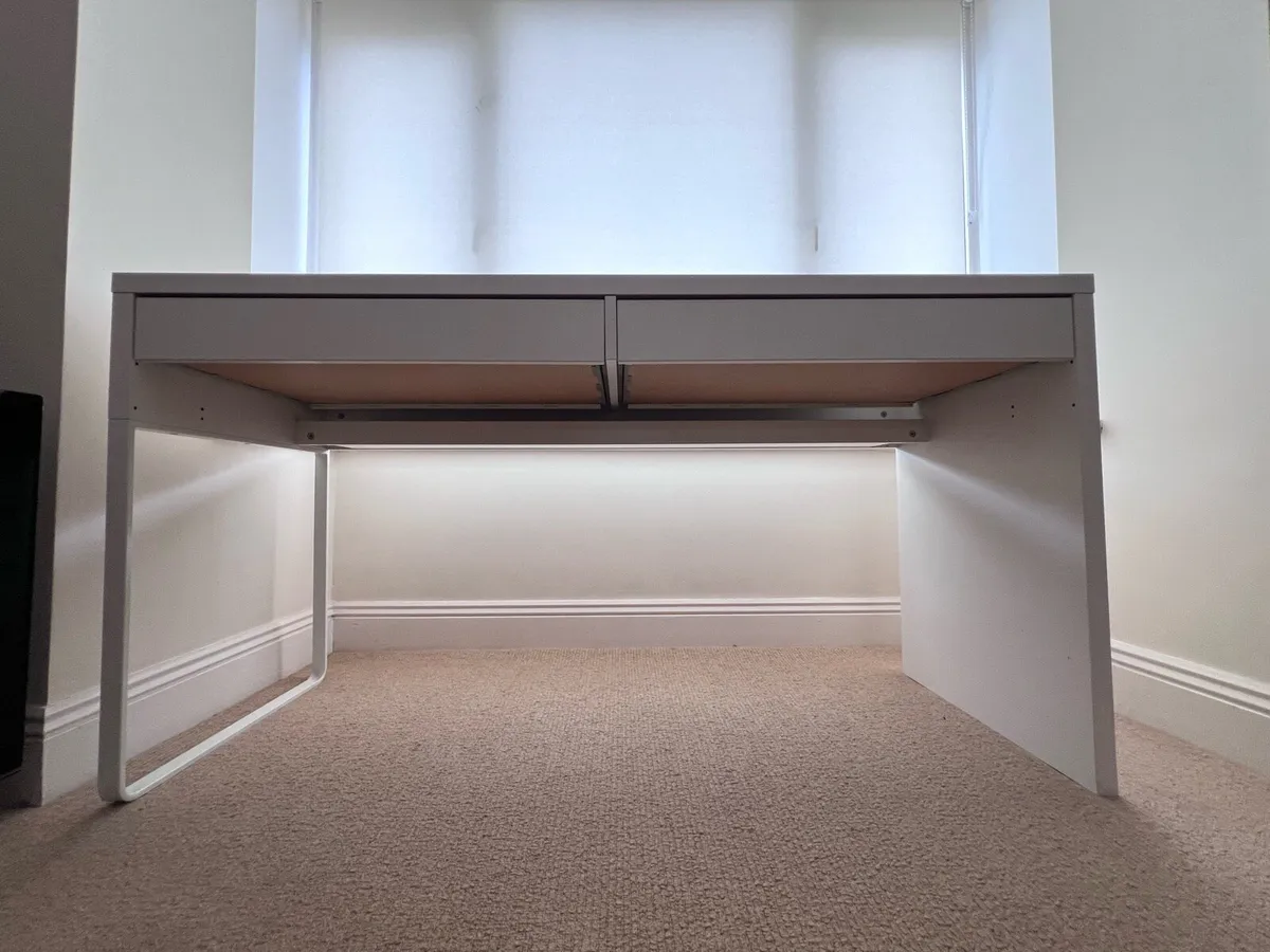 IKEA MICKE Desk 142x50 cm - Image 2