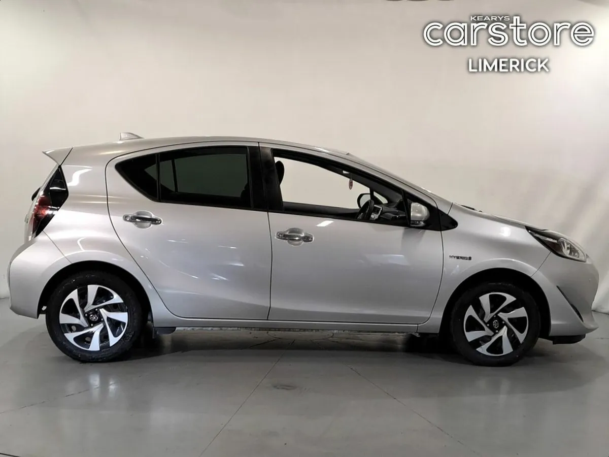 Toyota Aqua 1.5 HYBRID - Image 2