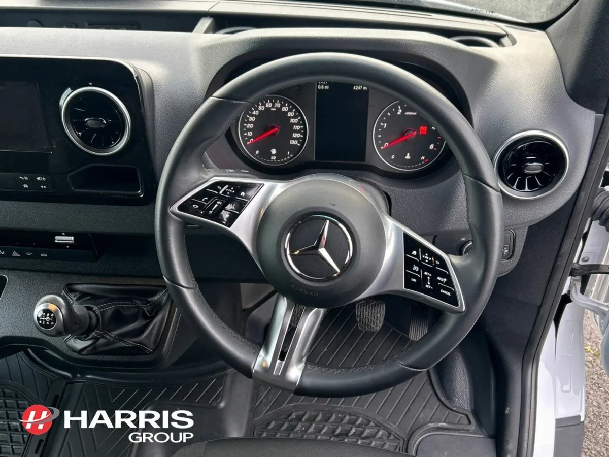 Mercedes-Benz Sprinter Sprinter 315 Pro RWD L2H1 M - Image 4