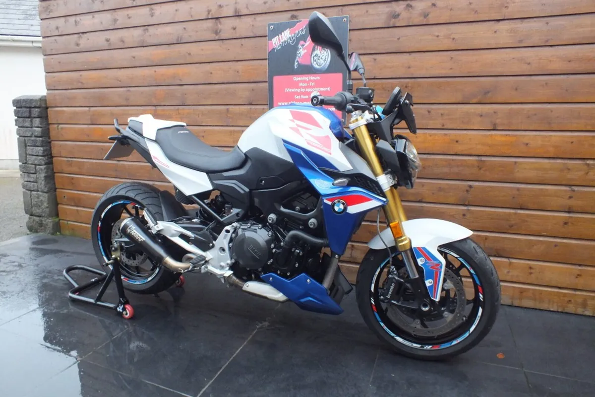 2024 BMW F900R Sport (Stunning) - Image 2